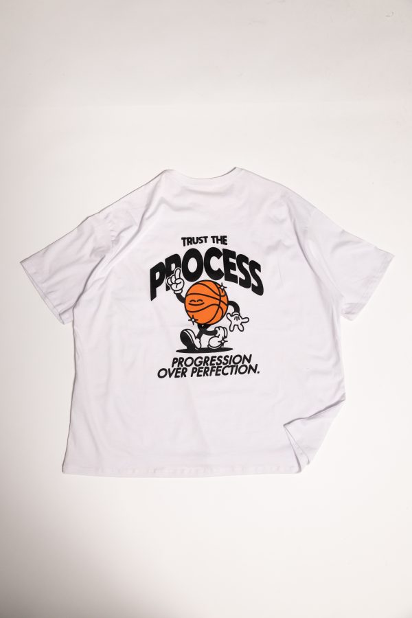 OVERZIED BOXY TEE TRUST THE PROCESS - Imagen 3