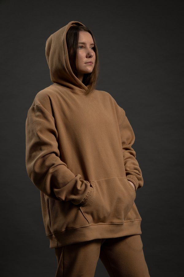 HOODIE CON RELIEVE ARTMOTION - Imagen 5