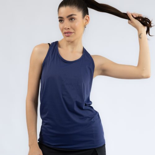 CAMISILLA MICROPERFORADO CORTE SLIM FIT ESPALDA CAVADA