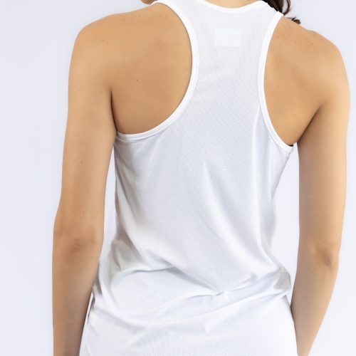 CAMISILLA MICROPERFORADO CORTE SLIM FIT ESPALDA CAVADA